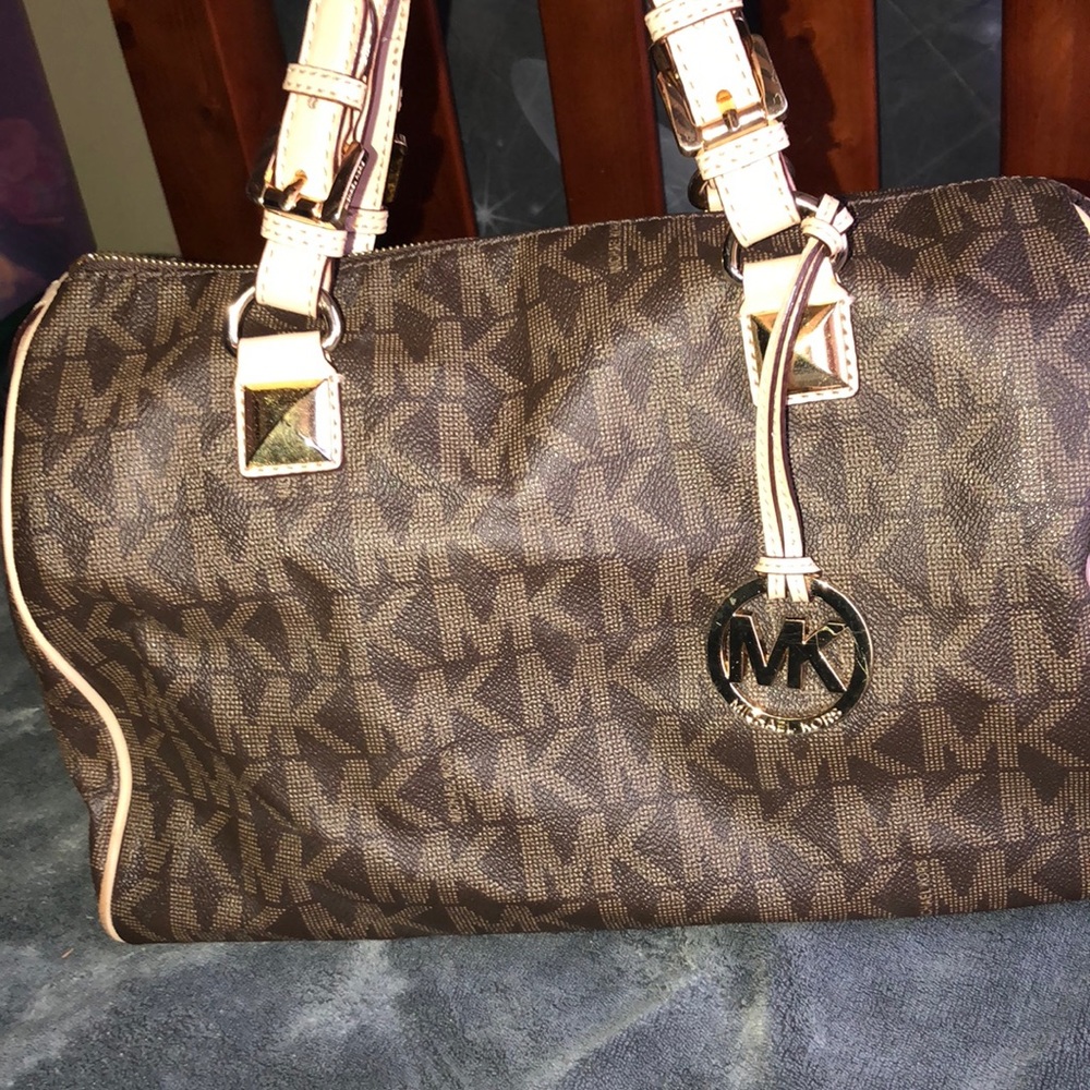 ✨Authentic✨ Michaels Kors Handle Bag !!